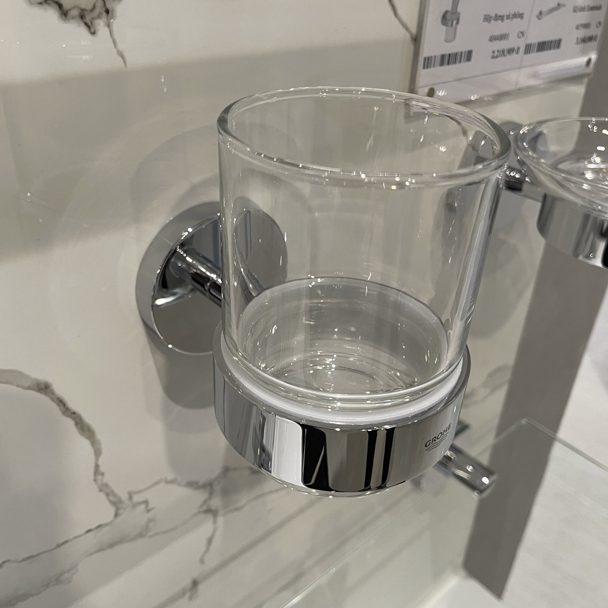 Bộ giá và ly thủy tinh gắn tường Essentials GROHE 40447001 - Ảnh 8