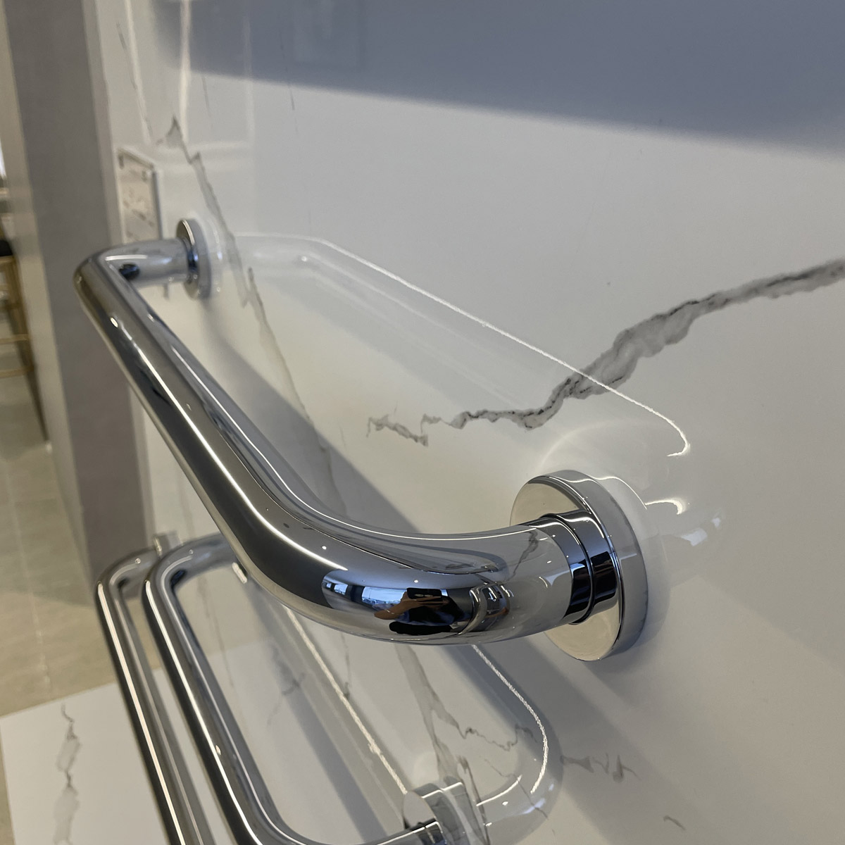 Thanh tay vịn Essentials GROHE 40793001 - Ảnh 4