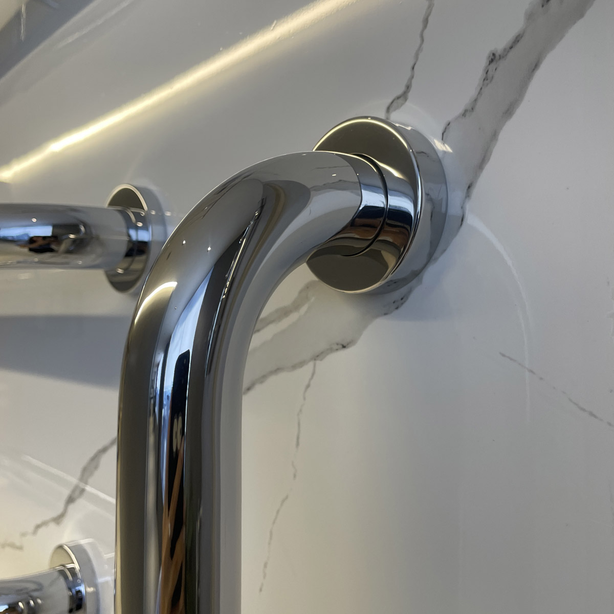 Thanh tay vịn Essentials GROHE 40797001 - Ảnh 9