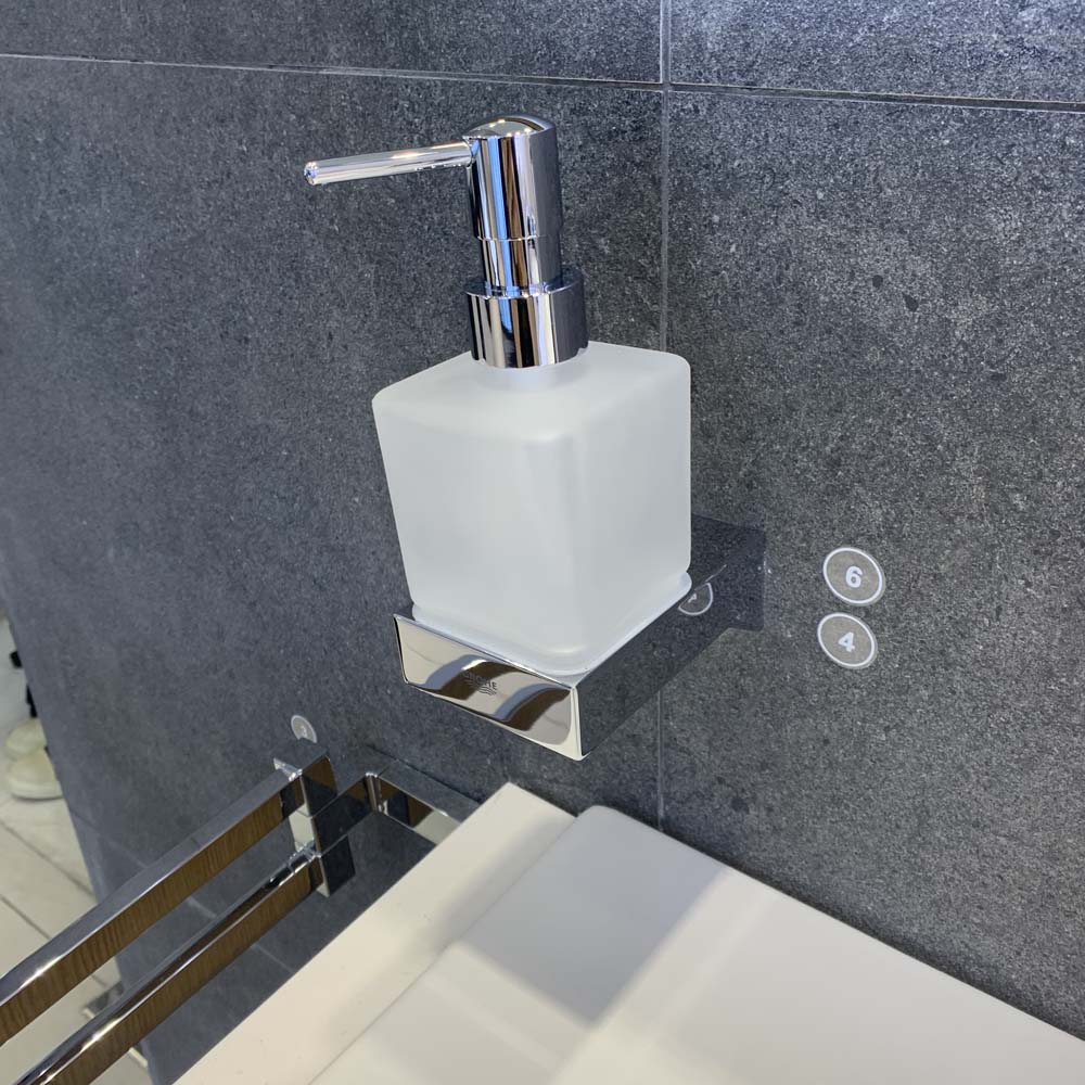 Hộp xịt xà phòng Selection Cube GROHE 40805000 - Ảnh 5