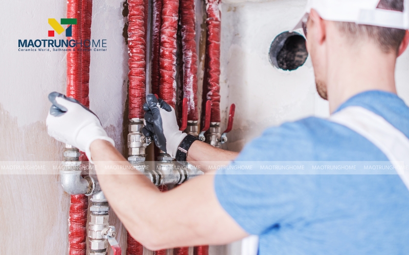 Đường ống thoát nước chính của tòa nhà bị nghẹt