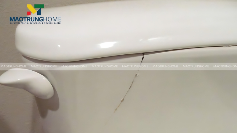 Vết nứt ở két có thể gây rò rỉ nước