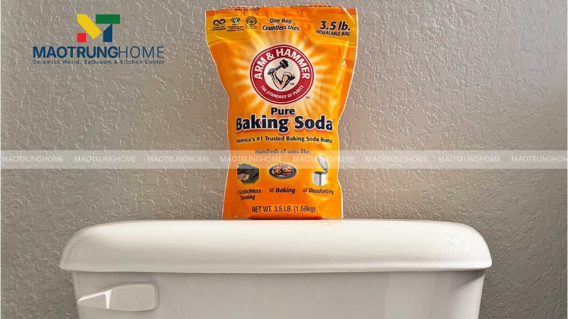 Dùng hỗn hợp baking soda và giấm ăn
