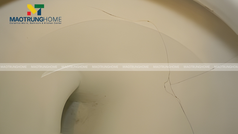 Bồn cầu bị xước men có rất nhiều nguyên nhân