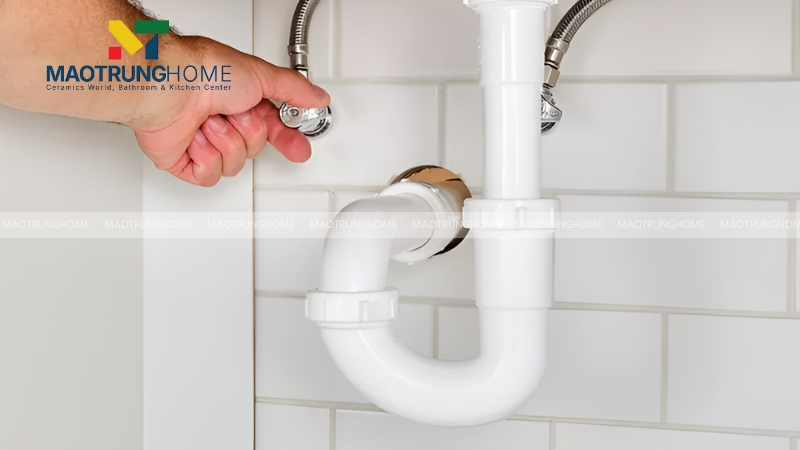 Kiểm tra đường cấp nước và áp lực nước