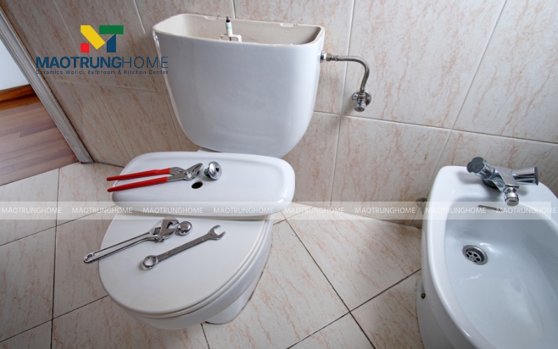 Chuẩn bị dụng cụ cần thiết như tua vít