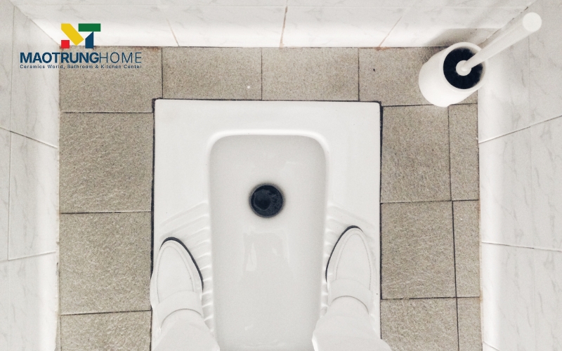 Lắp đặt và hoàn thiện chân bồn cầu