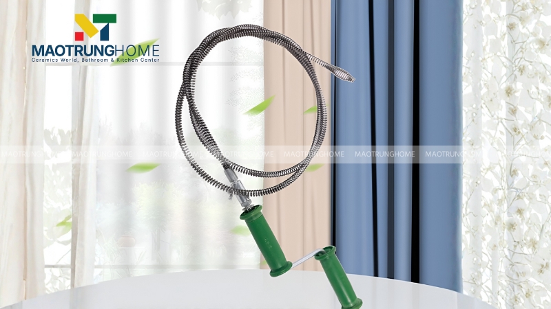 Dùng dây lò xo thông tắc (dây cáp)