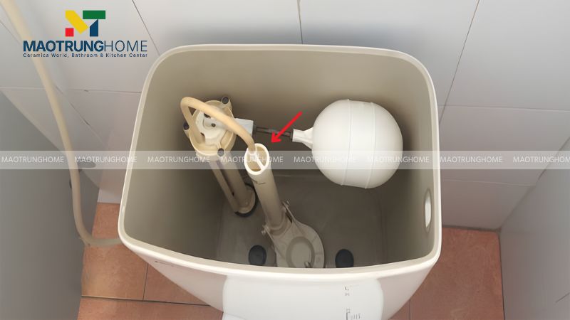 Ống chống tràn là một cơ chế an toàn quan trọng bên trong két nước