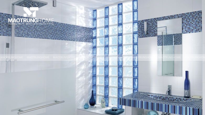 Phòng tắm rực rỡ mà vẫn đảm bảo riêng tư