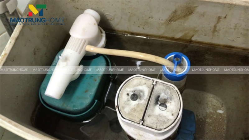 Két nước bị rò rỉ nhẹ sau thời gian dài sử dụng