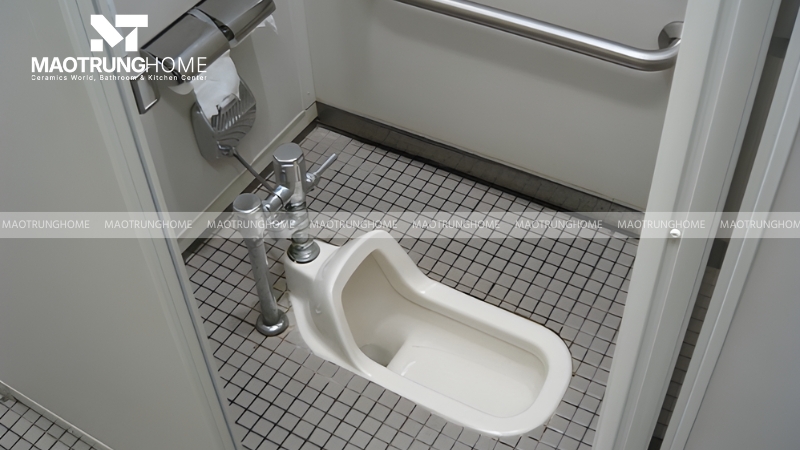 Bồn cầu ngồi xổm có giá thành và chi phí lắp đặt thấp