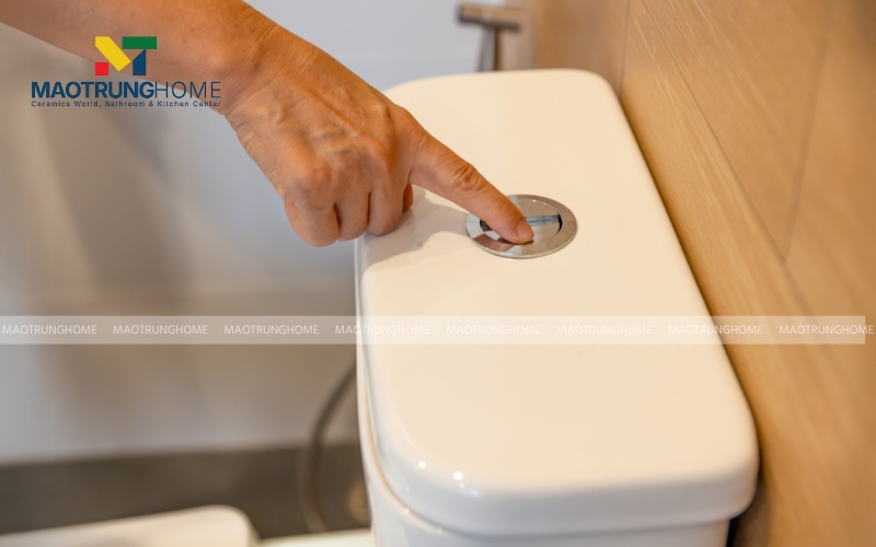 Nút nhấn có cảm giác cứng, nặng tay hơn bình thường khi nhấn xuống