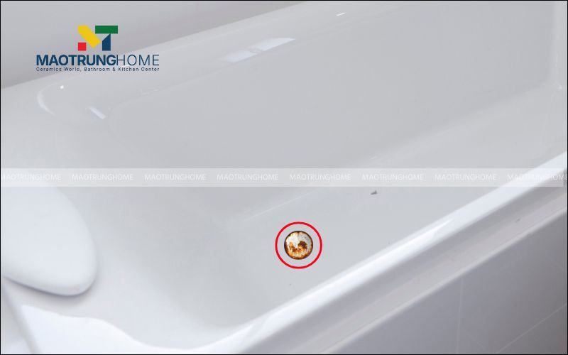 Lớp mạ chrome bị bong tróc, sùi rỉ nặng