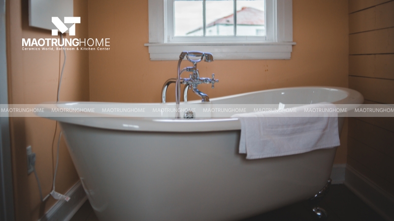 Bồn tắm INAX dài 1.7m mang lại sự thoải mái cho hầu hết người dùng