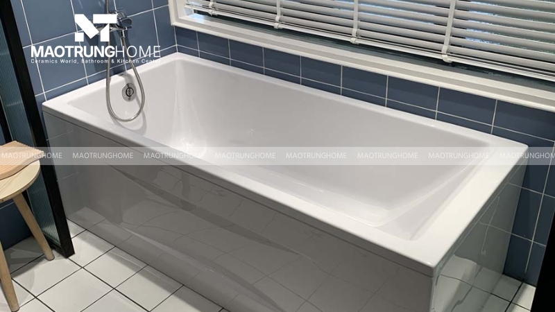 Bồn tắm TOTO cỡ vừa (chiều dài 1.6m - 1.7m)