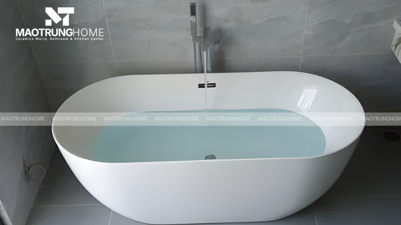 Bồn tắm độc lập phù hợp với các biệt thự, căn hộ cao cấp