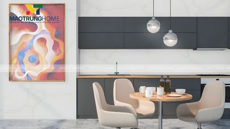 Mẫu phòng ăn phong cách Bắc Âu được ốp theo kiểu so le