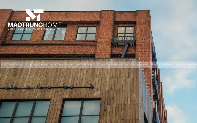 Mẫu gạch thẻ vân gỗ ốp so le màu tối