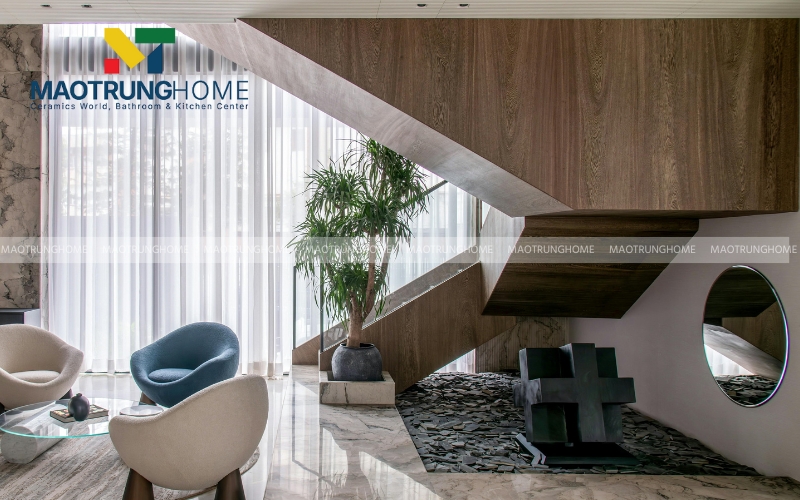 Gạch ốp cầu thang